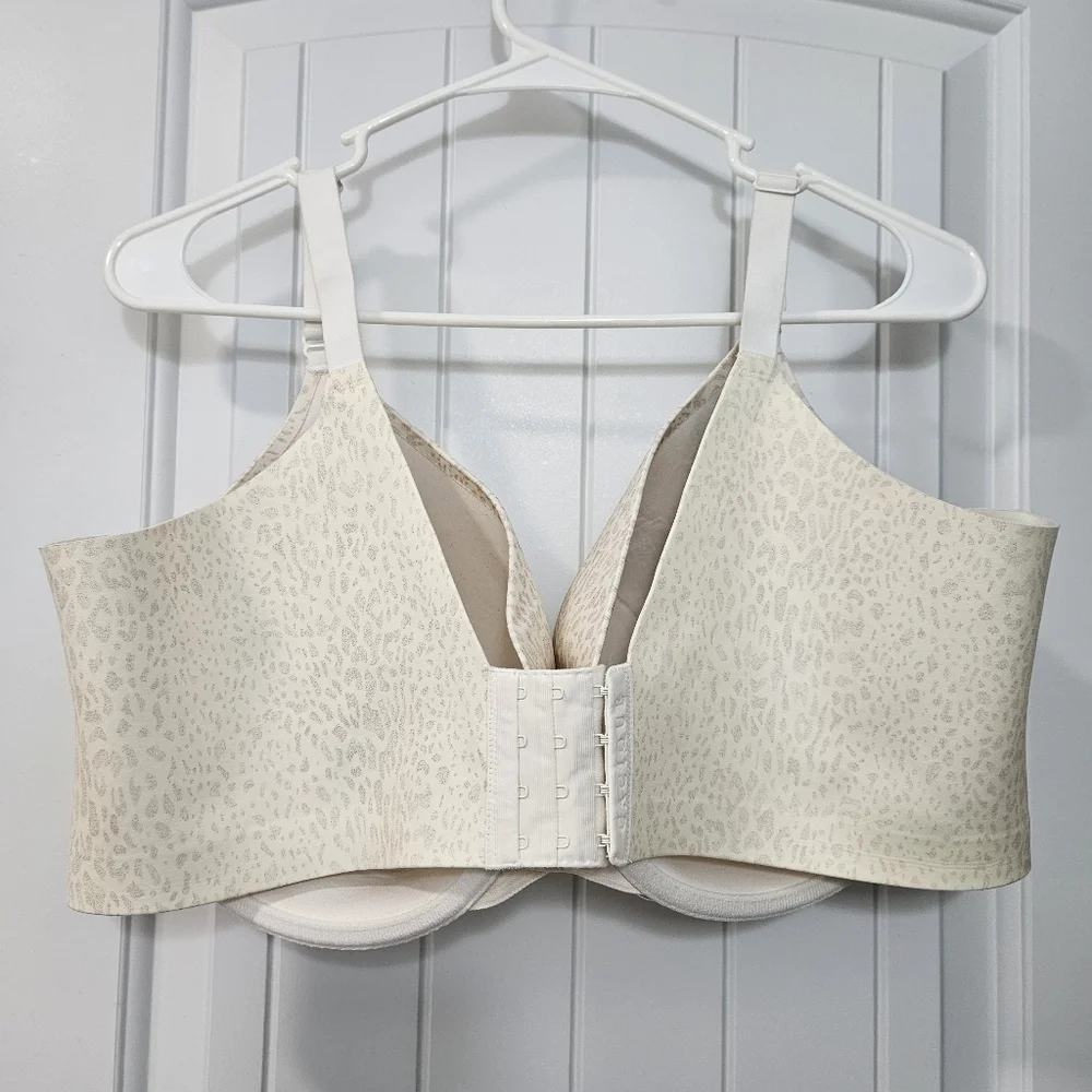 Cacique By Lane Bryant Cream Animal Print Back smoothing Underwire Bra 42F - Picture 5 of 8